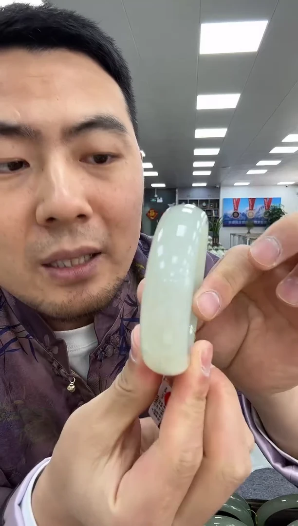 【闪购商品】和田玉手镯未镶嵌57-58  252