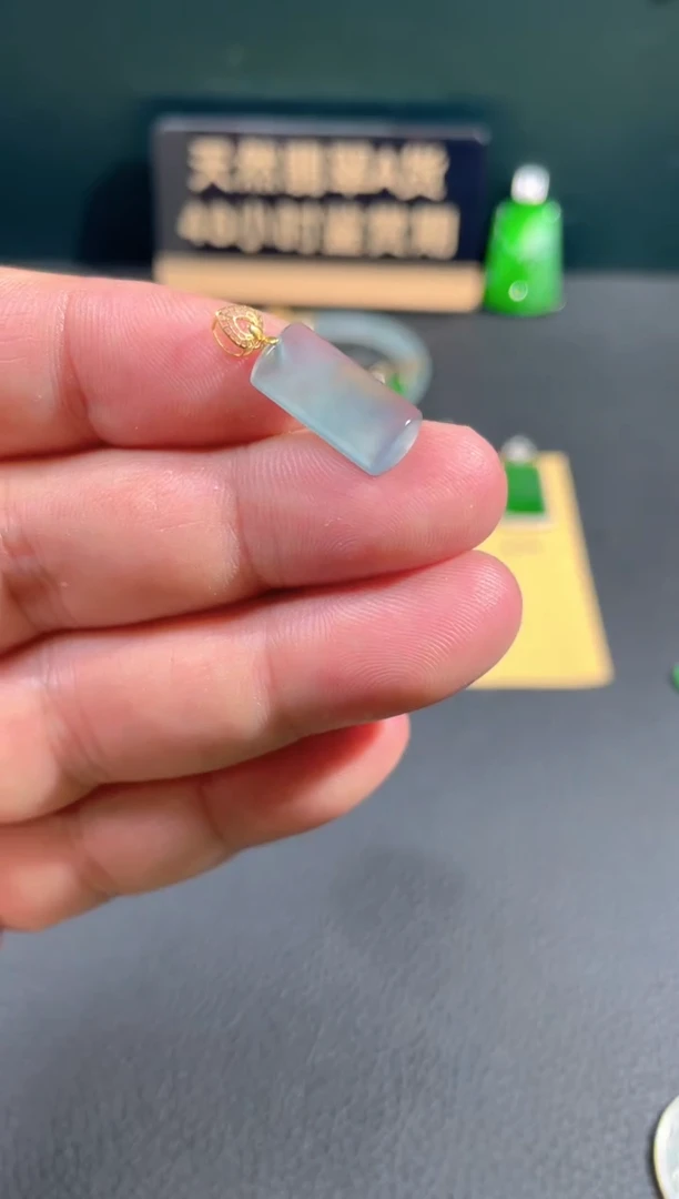 【闪购商品】翡翠颈饰18K金镶嵌翡翠