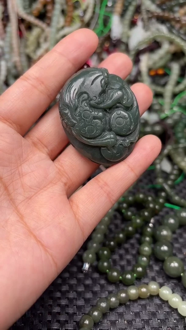 颈饰未镶嵌和田玉1