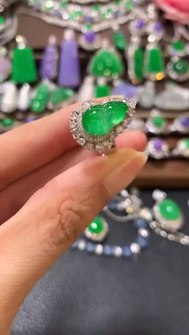 18K金镶嵌戒指翡翠m78