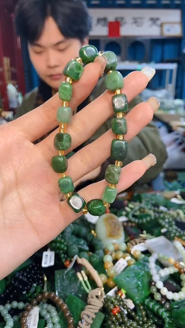 未镶嵌和田玉挂件1