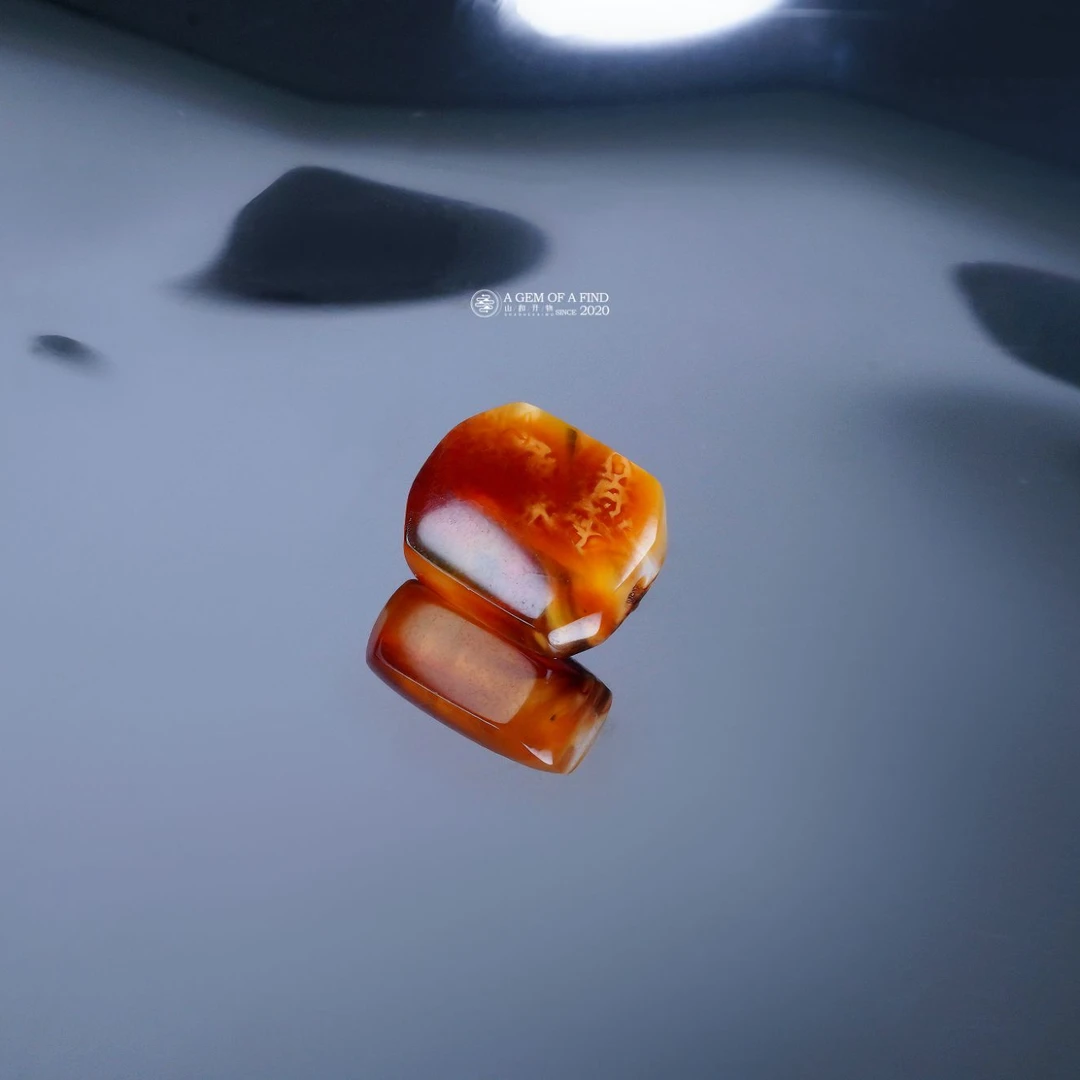 山和开物｜8.2mm红沁荧光溶洞网花背云文玩配饰C 天然琥珀蜜蜡