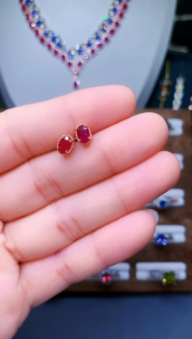 【闪购商品】红宝石耳饰银S925镶嵌18-109