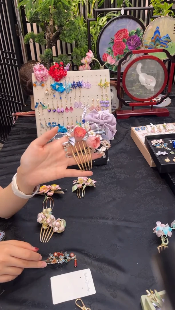 织绣?非遗苏绣饰品