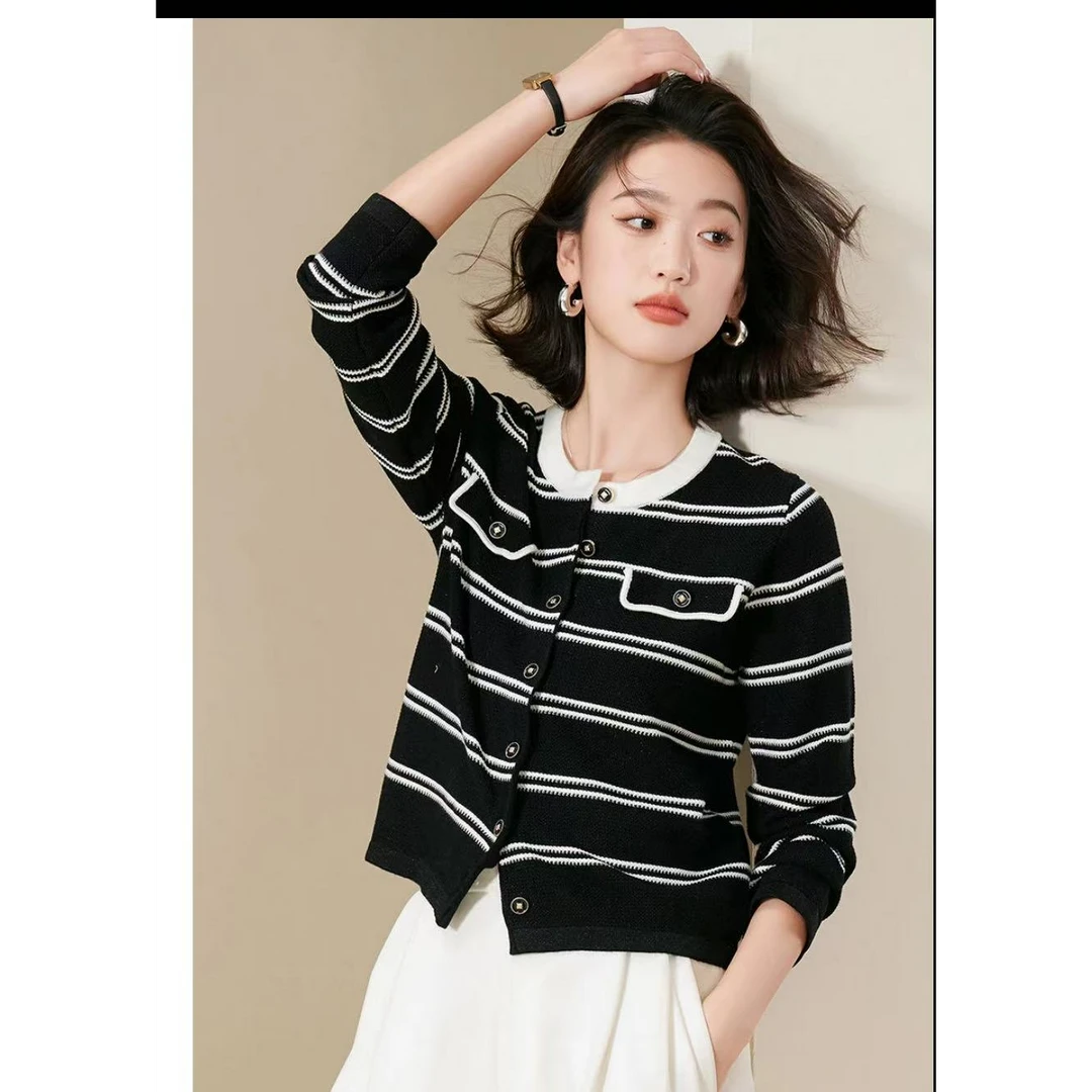 时尚气质小香风绵羊毛圆领条纹女式针织开衫25DAK0427