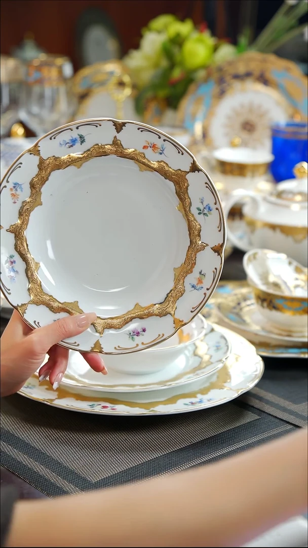 瓷片8.5英寸草帽盘1个