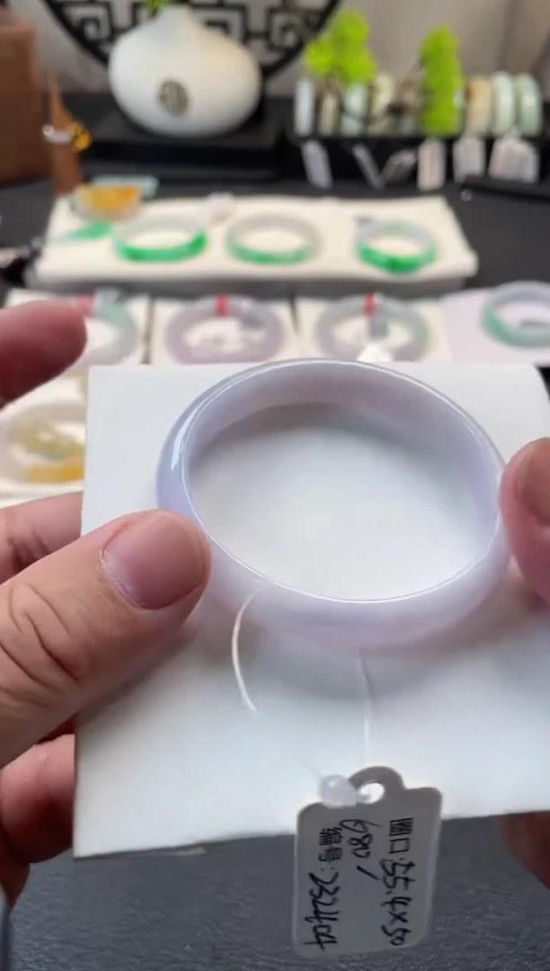 翡翠手镯未镶嵌55贵妃有纹裂