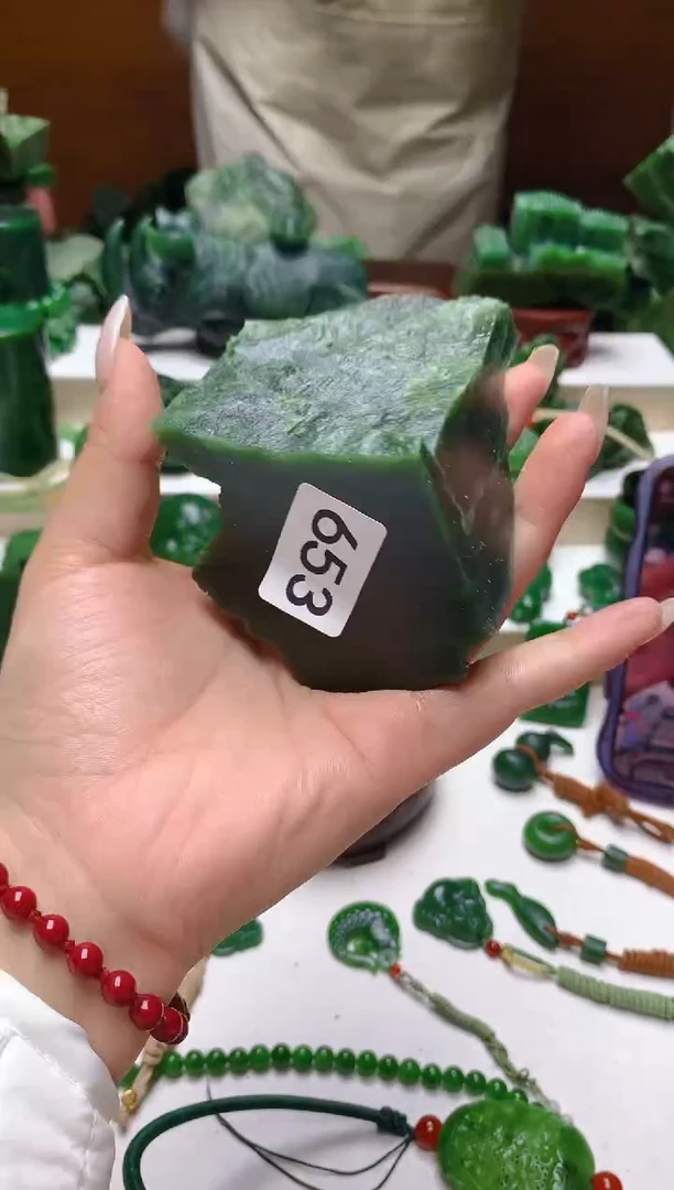 未镶嵌和田玉（碧玉）珠宝半成品1