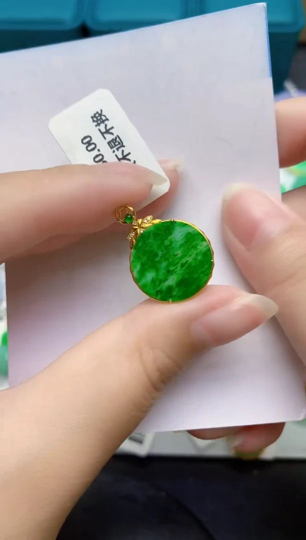 颈饰18K金镶嵌翡翠缅甸天然翡翠A货