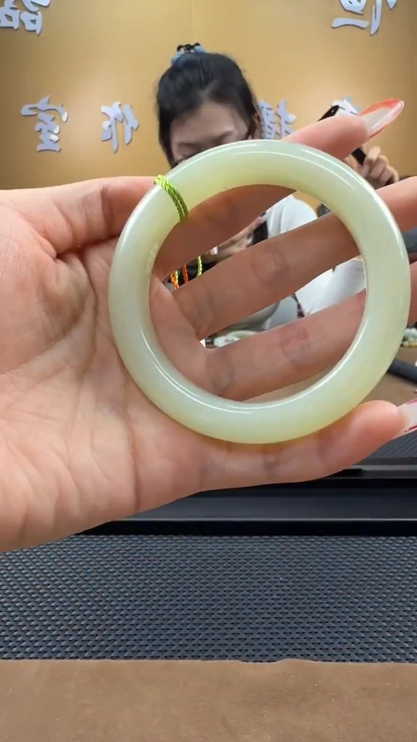 颈饰未镶嵌和田玉手镯57