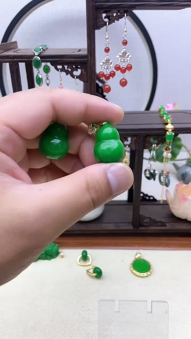 玛瑙/玉髓耳钉14K金镶嵌124号