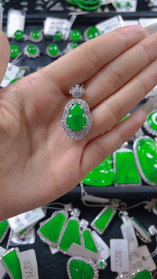 颈饰银S925镶嵌翡翠旺***星11