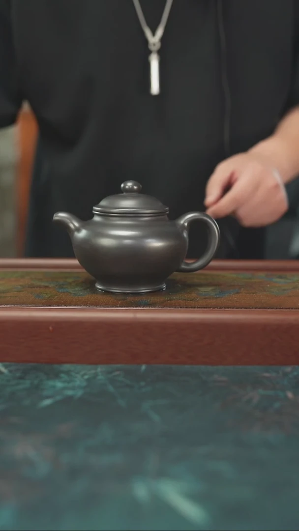 茶杯紫砂6.22    大光紫砂玄铁石黄掇只