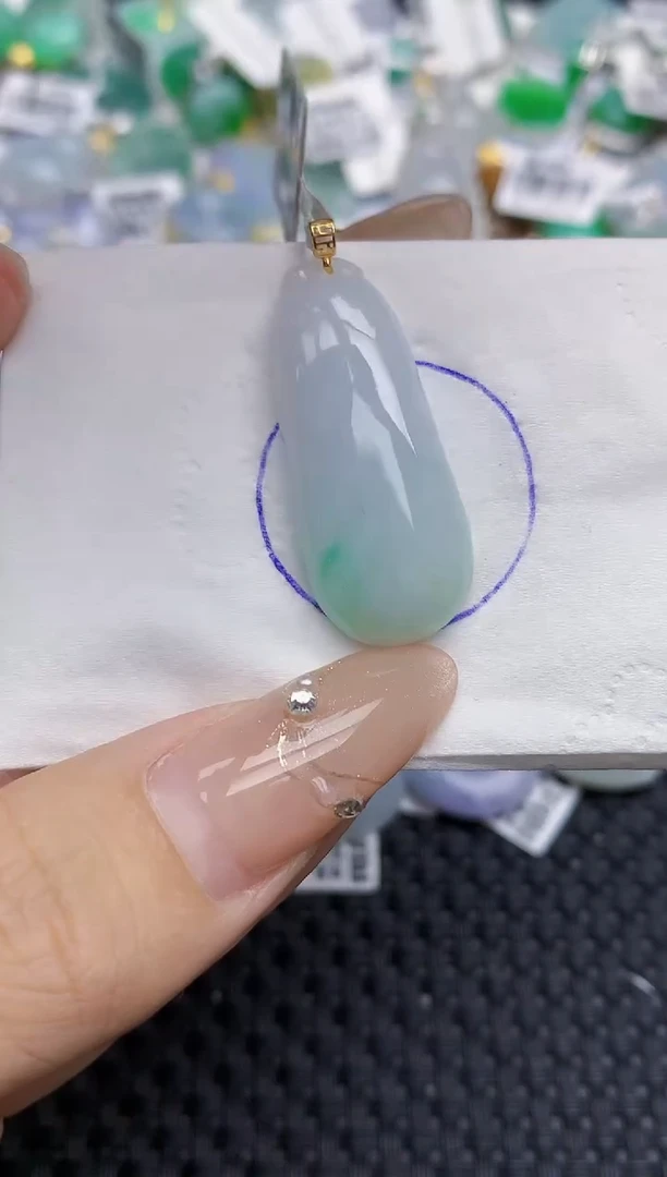 颈饰18K金镶嵌翡翠   天然翡翠A货  百元以上9米证书费自理