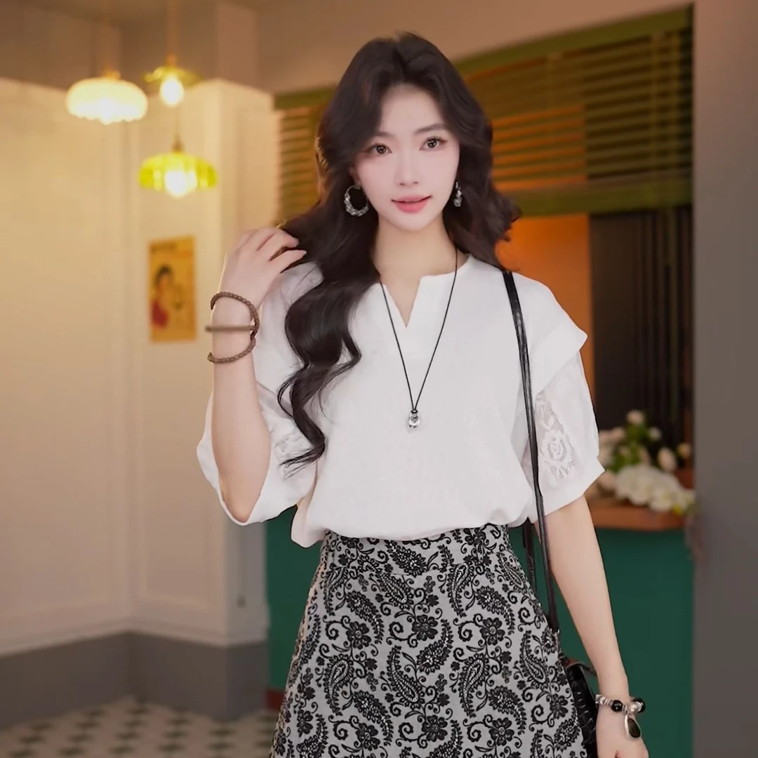 丁佳欣【阑月】夏季纯色蕾丝拼接短袖衬衫女宽松休闲上衣DK0725404