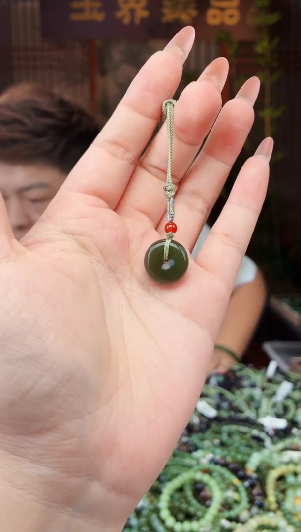 和田玉未镶嵌颈饰拍一发一