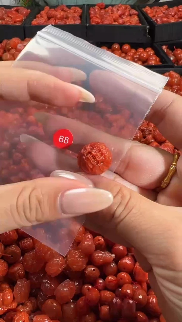 颈饰未镶嵌南红玛瑙1