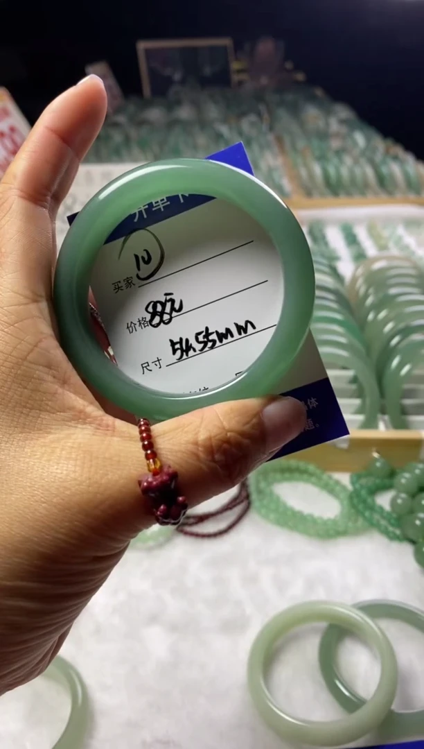 未镶嵌手镯石英质玉10