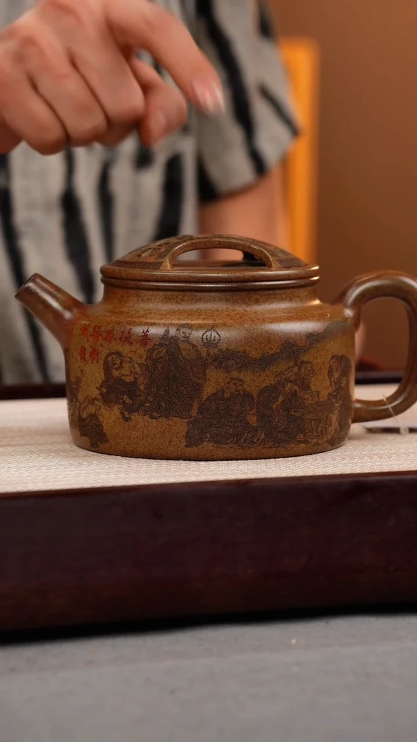 茶壶紫砂云雾沉香泥 牛盖莲子 百佛来朝