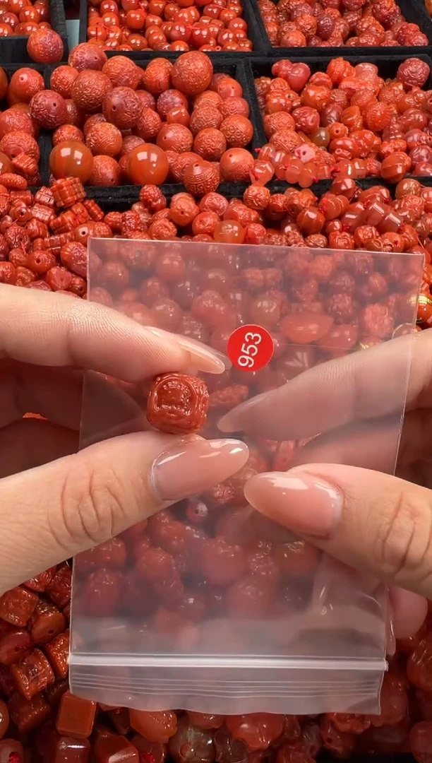南红玛瑙未镶嵌颈饰1