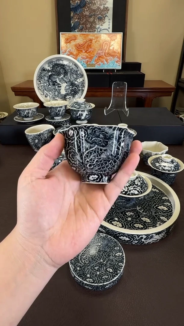 陳****孩二号釉云墨麒麟六方葵口杯