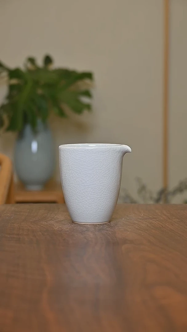 公道杯 月白釉 微瑕 朱晓辉款