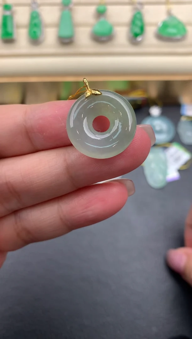 翡翠18K金镶嵌颈饰A207