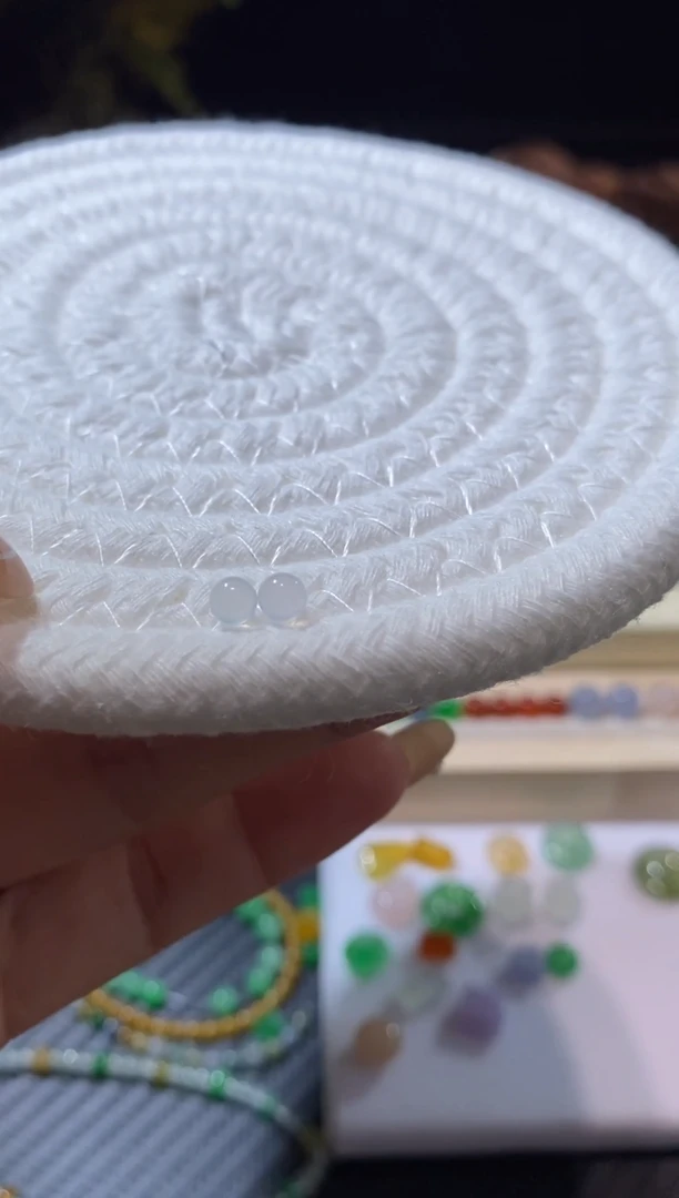 未镶嵌定制翡翠卡3.9珠珠一组两个    78+0