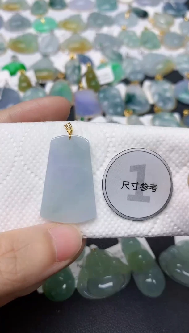 翡翠18K金镶嵌颈饰天然缅甸A货翡翠
