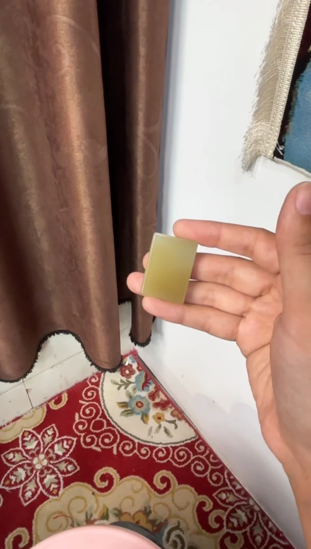 【闪购商品】和田玉吊坠(赠链)未镶嵌且末微色差近矿吊坠