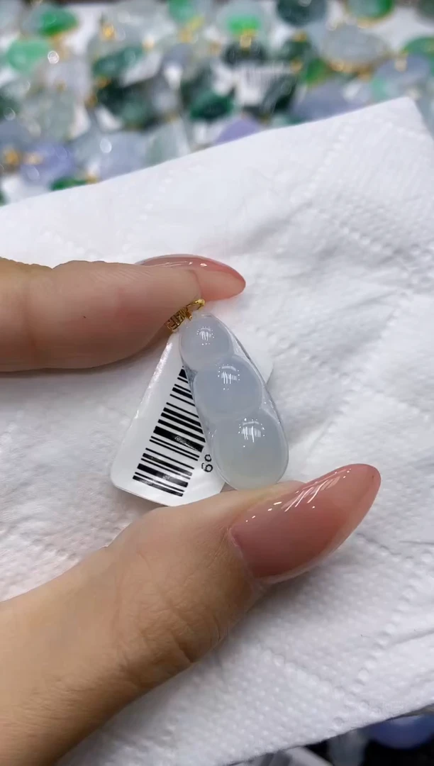 颈饰18K金镶嵌翡翠111111111111
