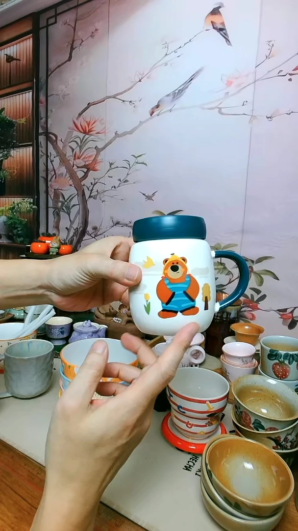景德镇陶瓷小熊蓝色杯子