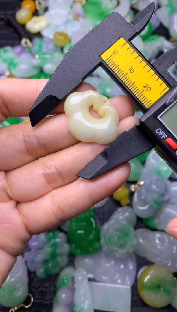 颈饰未镶嵌翡翠缅甸翡翠吊坠