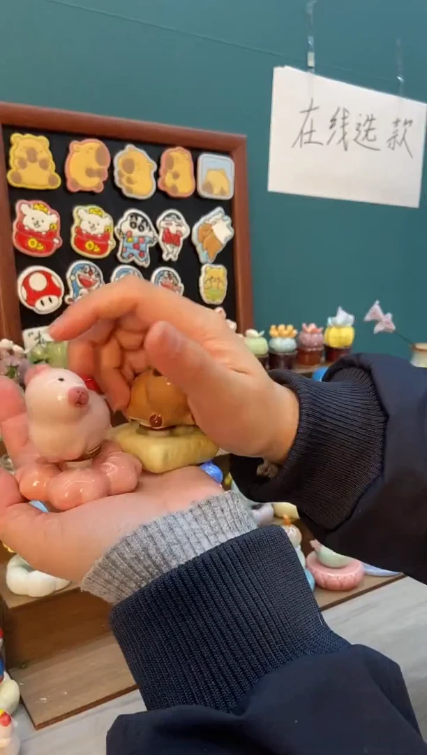 摆件陶粉色卡皮吧啦