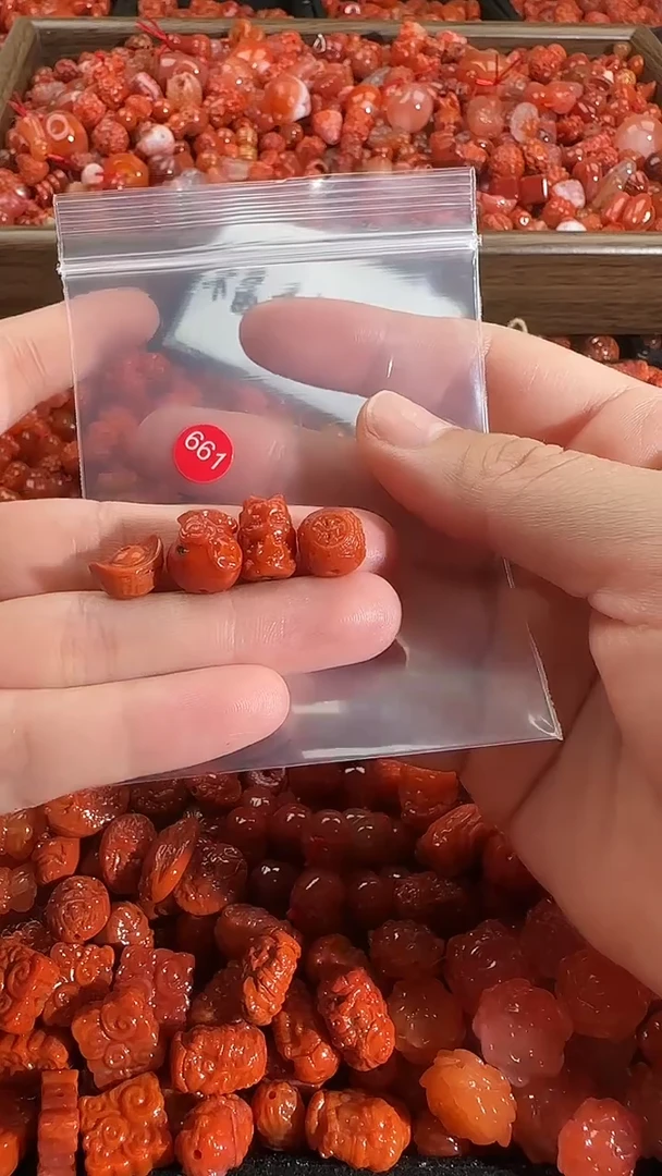 颈饰未镶嵌南红玛瑙1