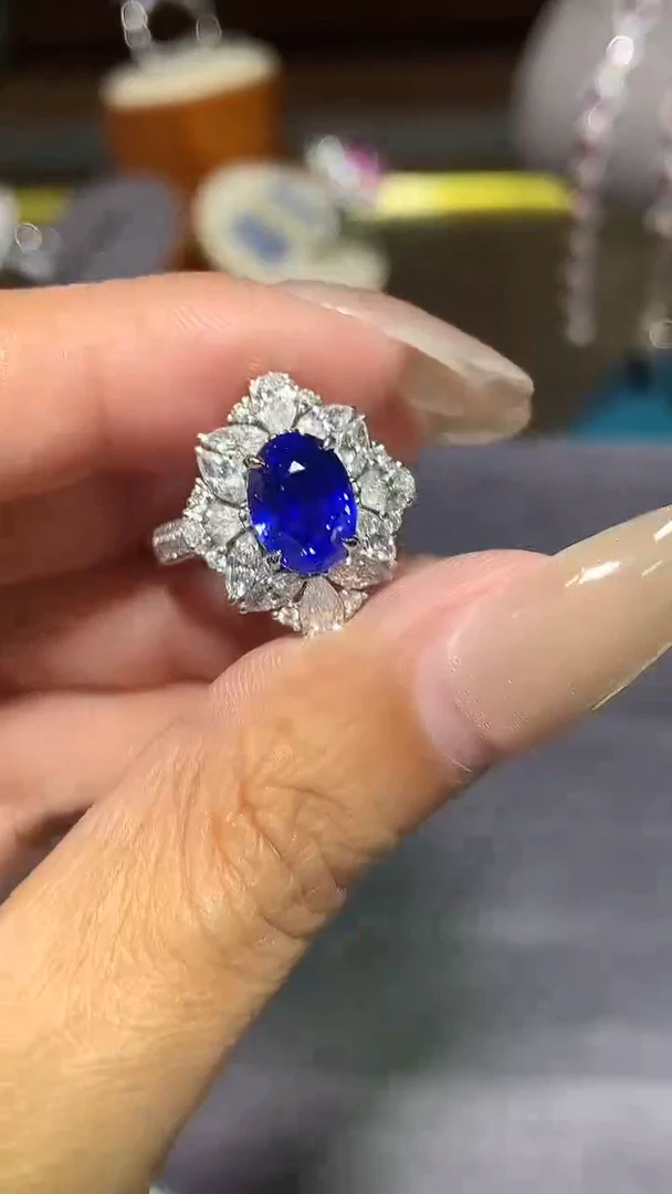 戒指蓝宝石18K金镶嵌3.1ct