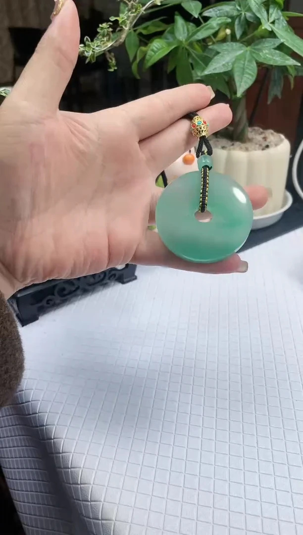 【闪购商品】石英质玉吊坠(赠链)未镶嵌非洲翠平安扣多样性发货  