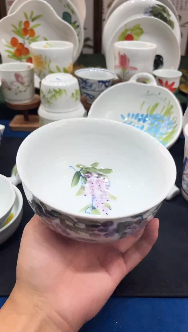 摆件景德镇高温釉下手工手绘高白泥葡萄面碗