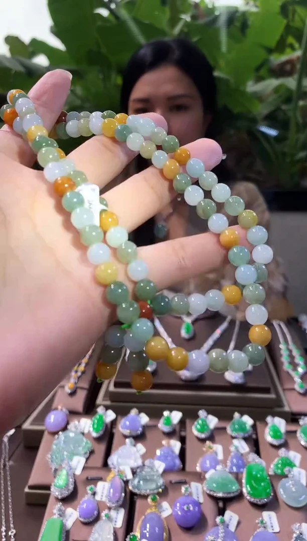 颈饰未镶嵌翡翠翡翠A货