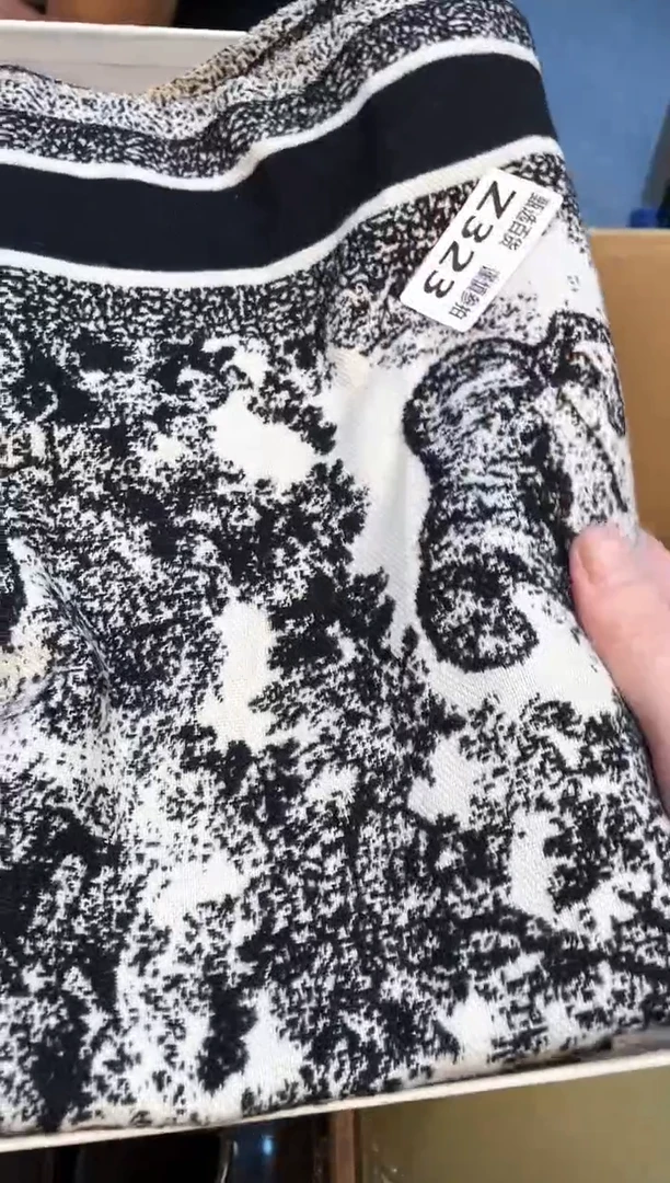 美丽诺羊毛石****辉如图所示 老崔精选