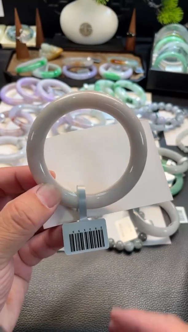 未镶嵌手镯翡翠9号链接 有纹裂有沙眼扣手 57圆条