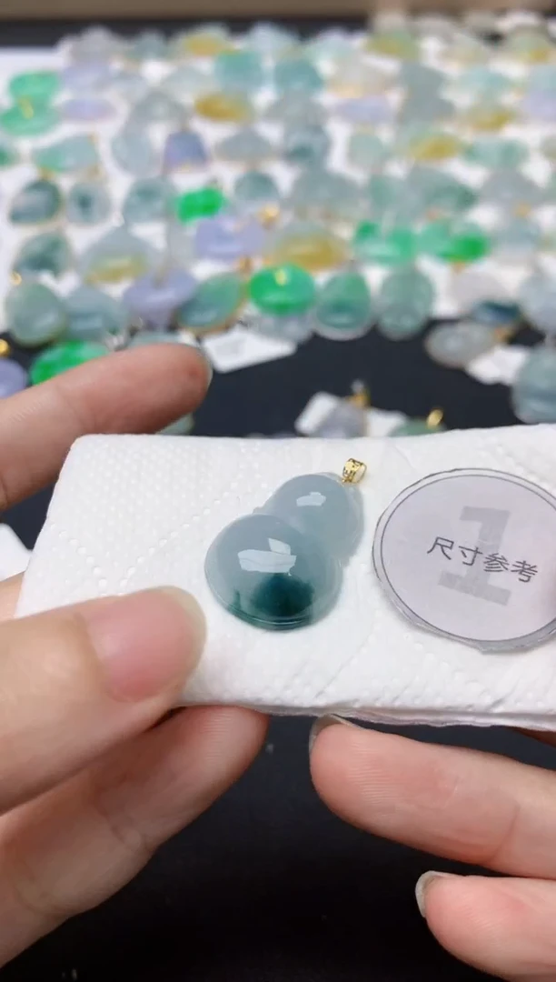 翡翠18K金镶嵌颈饰天然缅甸A货翡翠