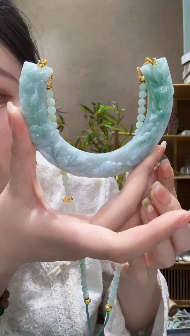 翡翠未镶嵌颈饰吊坠