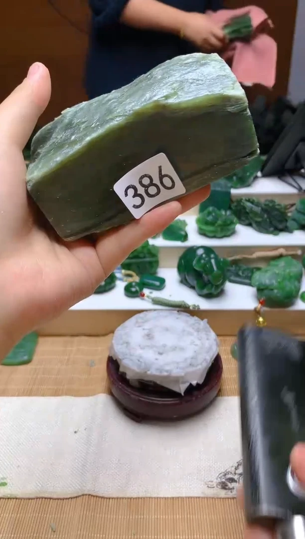 未镶嵌和田玉（碧玉）珠宝半成品1