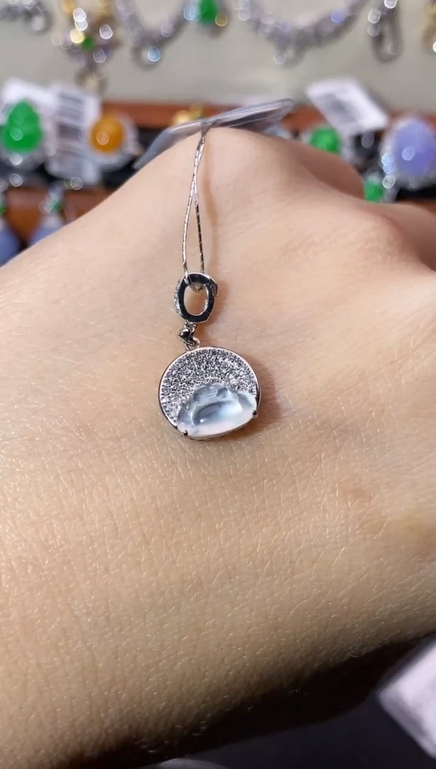 【闪购商品】翡翠吊坠(不含链)18K金镶嵌吊坠