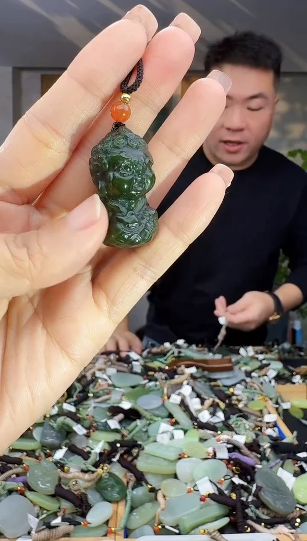 未镶嵌和田玉挂件拍一发一