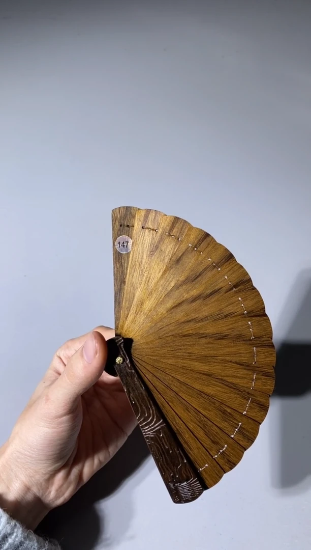 【闪购商品】金丝楠木雕147号10cm金丝楠迷你扇