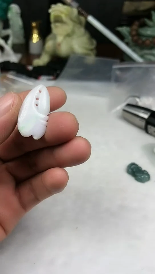 未镶嵌挂件翡翠吊坠