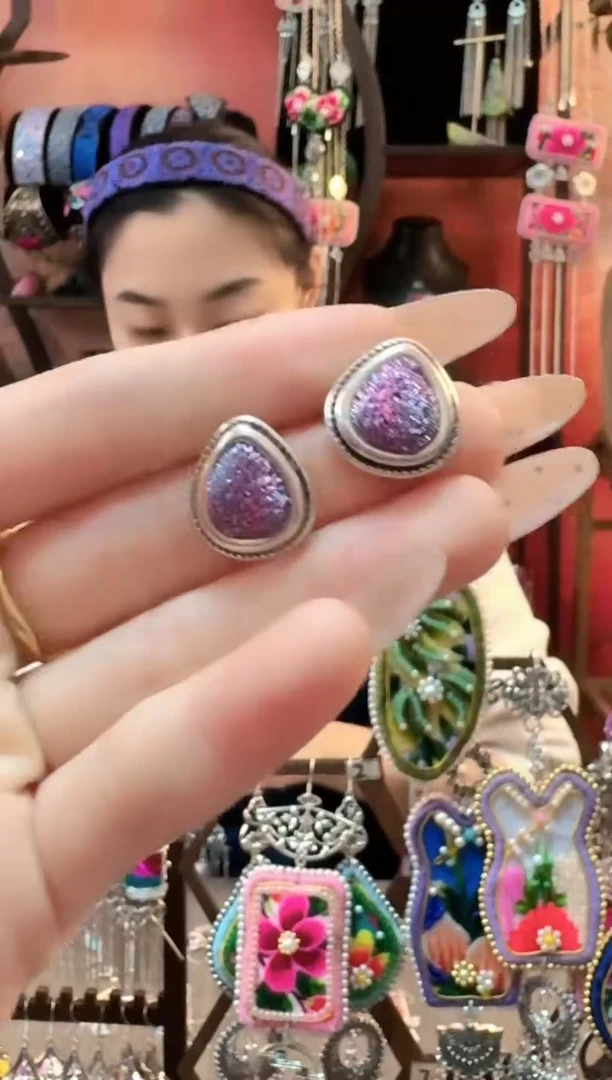 织绣?****?云织谣民族风精美饰品   150