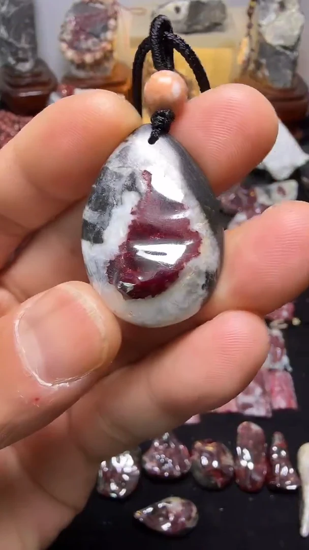 天然辰砂大晶砂随行吊坠